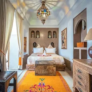 Bed & Breakfast Jaune Safran Entire House ****